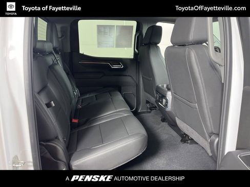 Used 2025 GMC Sierra 1500 SLT w/ SLT Premium Package image 9