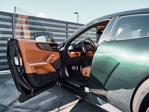 Used 2026 Ferrari Purosangue image 42