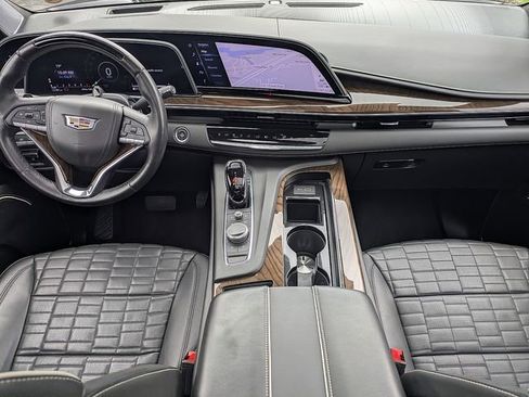 Certified 2024 Cadillac Escalade ESV Premium Luxury Platinum AWD/4WD image 17