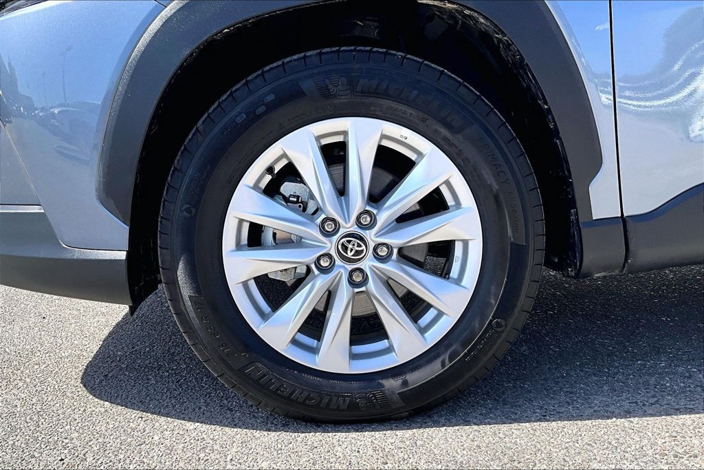 Certified 2026 Toyota Corolla Cross LE FWD image 33