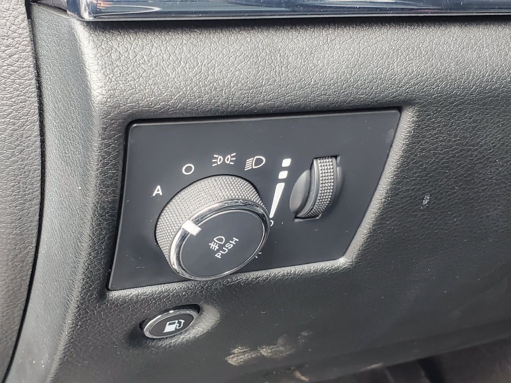 Used 2022 Jeep Grand Cherokee Limited AWD/4WD image 7