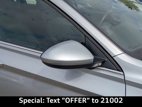 Used 2024 Volkswagen Jetta SE image 11