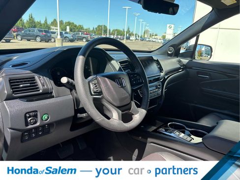 Used 2024 Honda Ridgeline Black Edition image 2