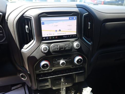 Used 2022 GMC Sierra 3500 AT4 w/ AT4 Premium Plus Package AWD/4WD image 18