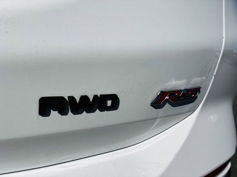 Used 2022 Chevrolet Equinox RS w/ RS Leather Package image 21