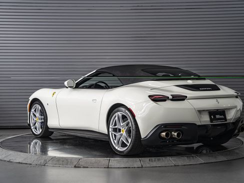 Used 2026 Ferrari Roma Spider RWD image 11
