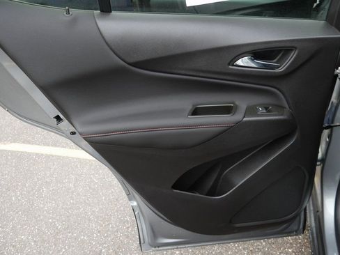Used 2024 Chevrolet Equinox RS FWD image 30