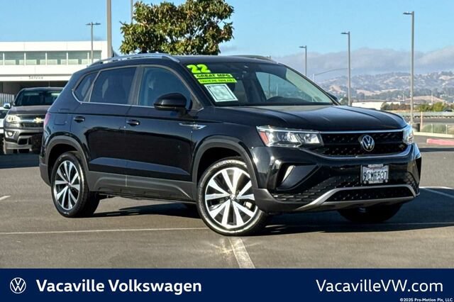 Certified 2022 Volkswagen Taos SE AWD/4WD image 1