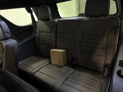 Used 2026 GMC Yukon Denali Ultimate AWD/4WD image 15