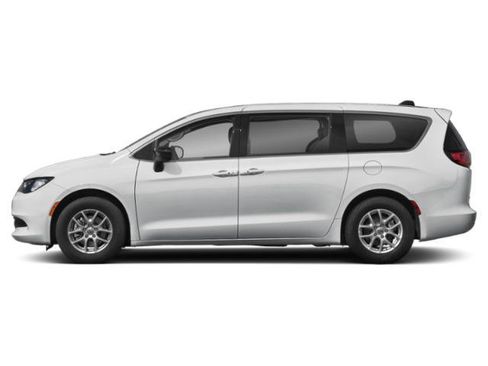 Used 2024 Chrysler Voyager LX FWD image 6
