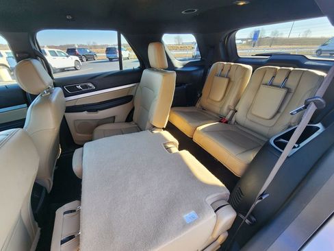 Used 2016 Ford Explorer XLT w/ Equipment Group 202A image 15