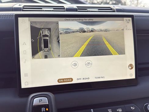 Used 2024 Land Rover Defender 130 X-Dynamic SE image 19