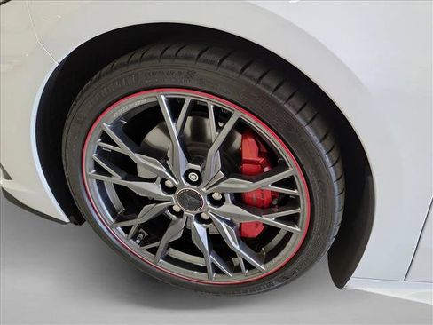 Used 2023 Chevrolet Corvette Stingray Premium Conv w/ Z51 Performance Package RWD image 10
