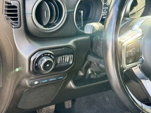 Used 2021 Jeep Wrangler Unlimited Rubicon 4xe w/ Cold Weather Group AWD/4WD image 11