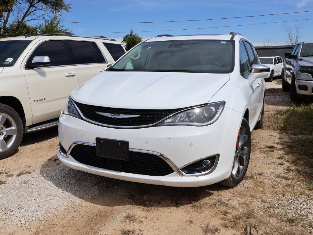 Used 2017 Chrysler Pacifica Limited w/ Advanced Safetytec Group FWD image 3