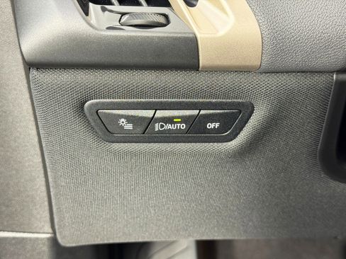 Used 2024 BMW iX xDrive50 w/ Sport Package image 19