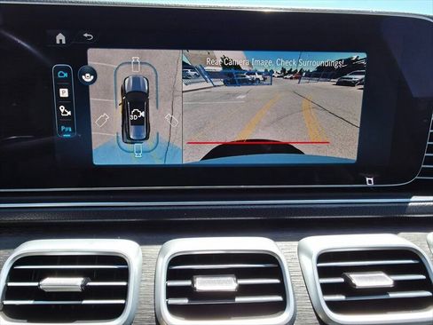 Used 2025 Mercedes-Benz GLS 450 4MATIC image 29