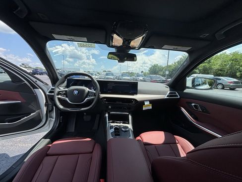 Used 2025 BMW 330i Sedan w/ Premium Package image 16