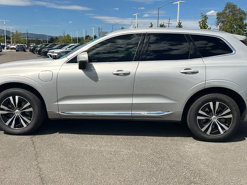 Used 2023 Volvo XC60 T8 Core AWD/4WD image 8