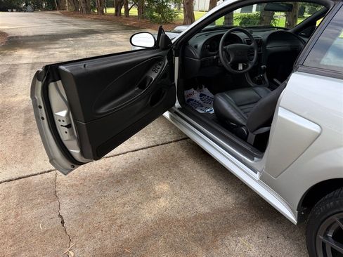 Used 2001 Ford Mustang GT RWD image 39