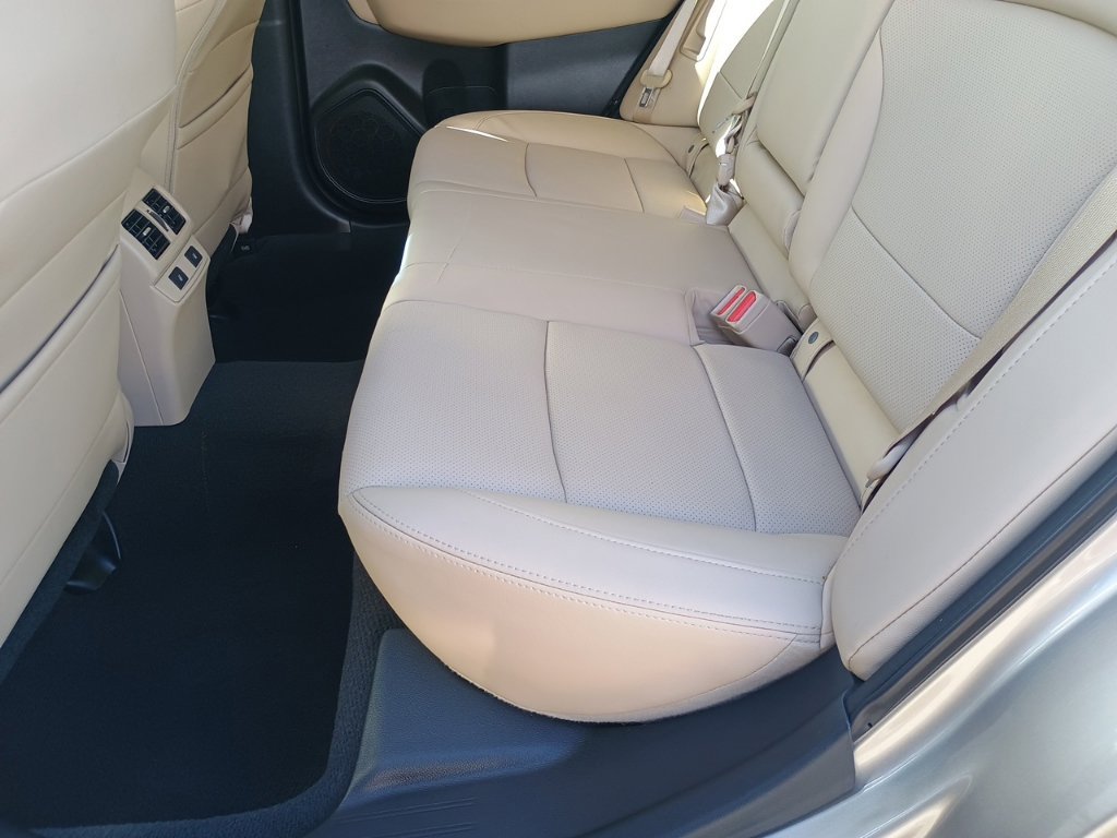 Used 2017 Subaru Outback 2.5i Limited AWD/4WD image 16