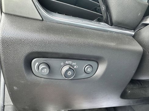 Used 2020 Chevrolet Traverse RS image 19