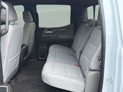 Used 2024 Chevrolet Silverado 1500 LT Trail Boss w/ Convenience Package II image 24