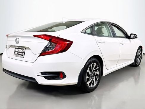 Used 2018 Honda Civic EX image 4