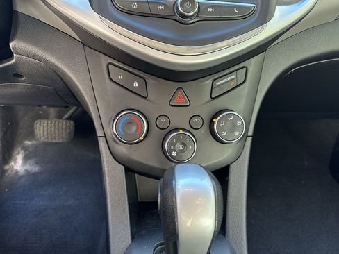 Used 2020 Chevrolet Sonic LT image 17