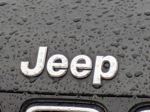 Used 2018 Jeep Compass Sport w/ Tech Group image 12