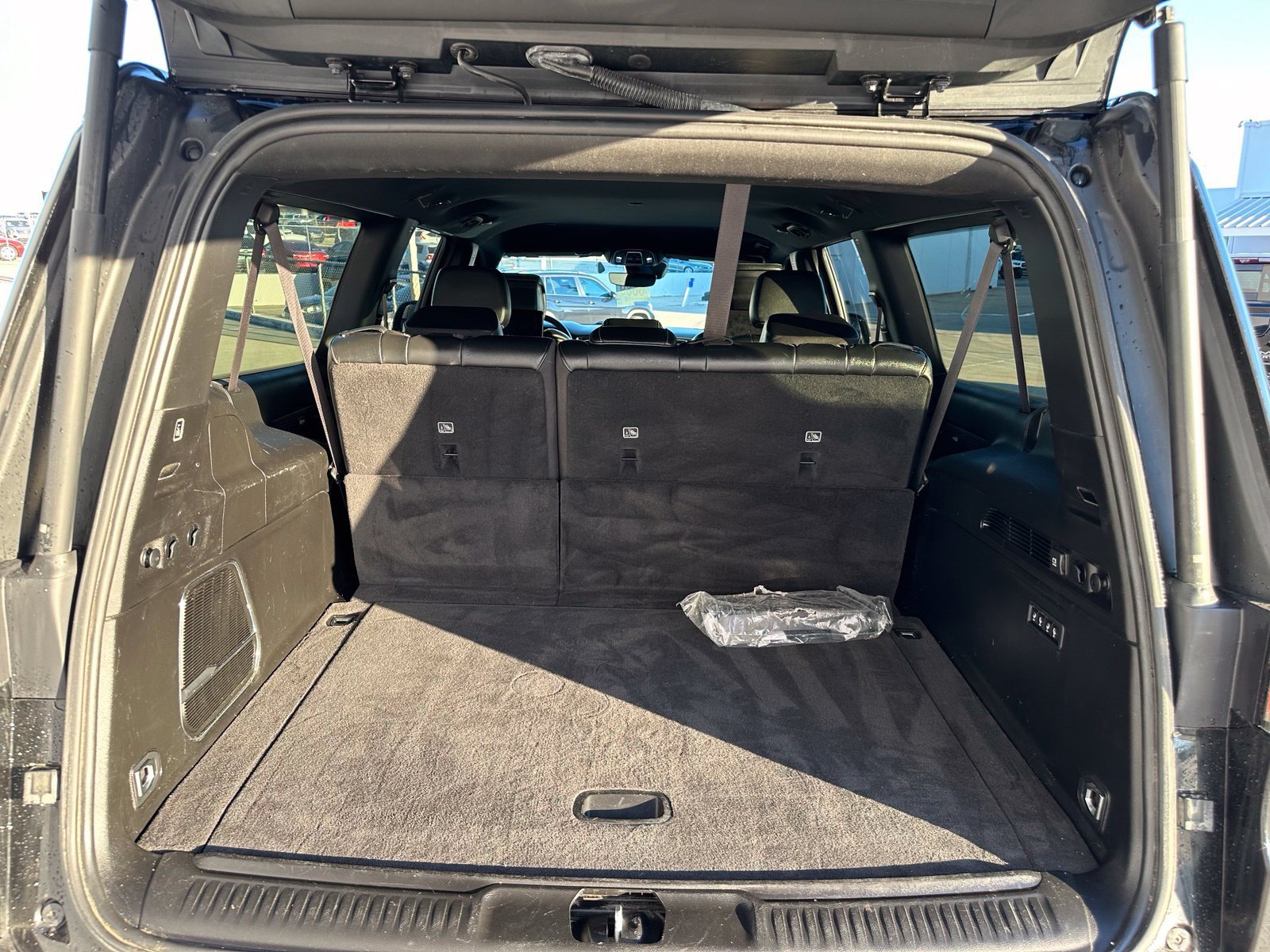 Used 2024 Jeep Wagoneer L 4WD w/ Rear Seat Video Group 1 image 17