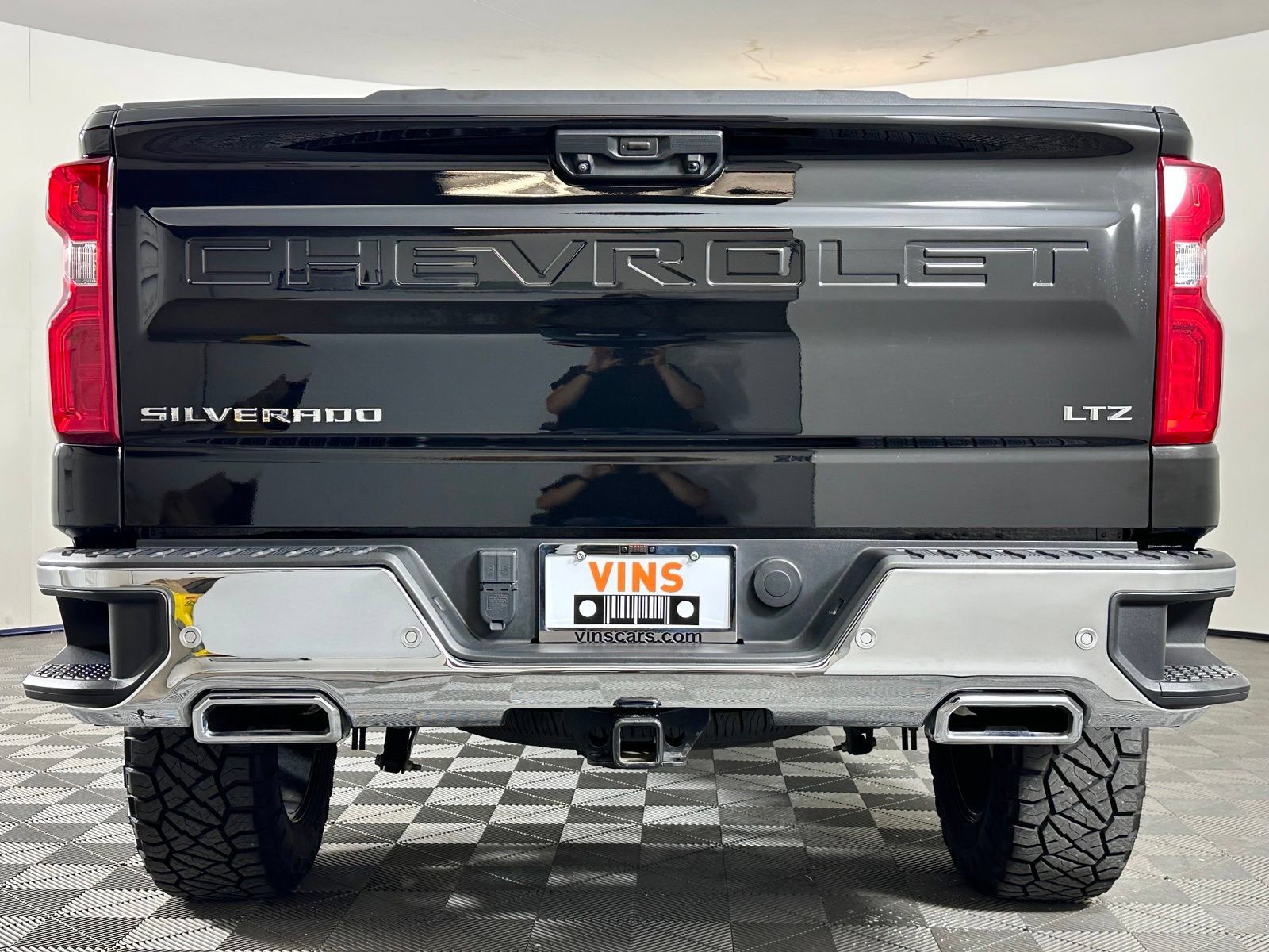 Used 2023 Chevrolet Silverado 1500 LTZ w/ Technology Package AWD/4WD image 28