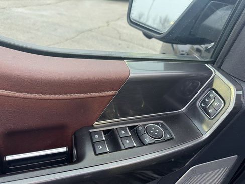 Used 2022 Ford F150 Lariat w/ Equipment Group 502A High image 12