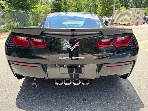 Used 2017 Chevrolet Corvette Stingray Coupe w/ Z51 1LT RWD image 6
