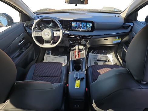 New 2026 Nissan Kicks SR image 12