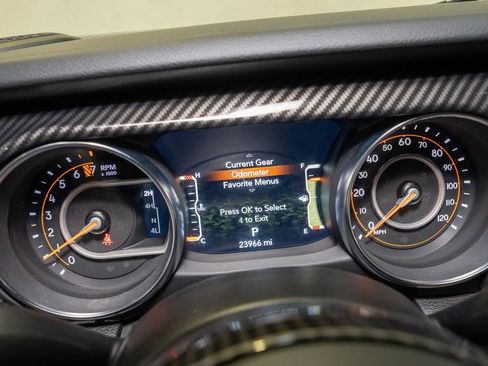 Used 2023 Jeep Gladiator Willys image 18