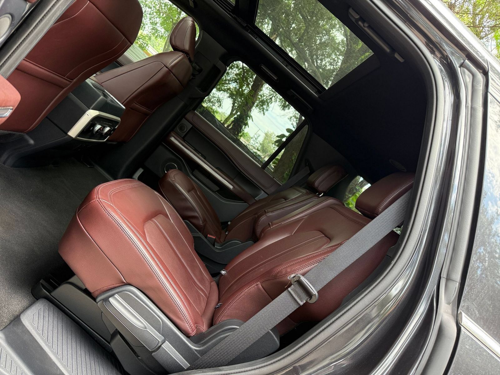 Used 2024 Ford Expedition Limited RWD image 26
