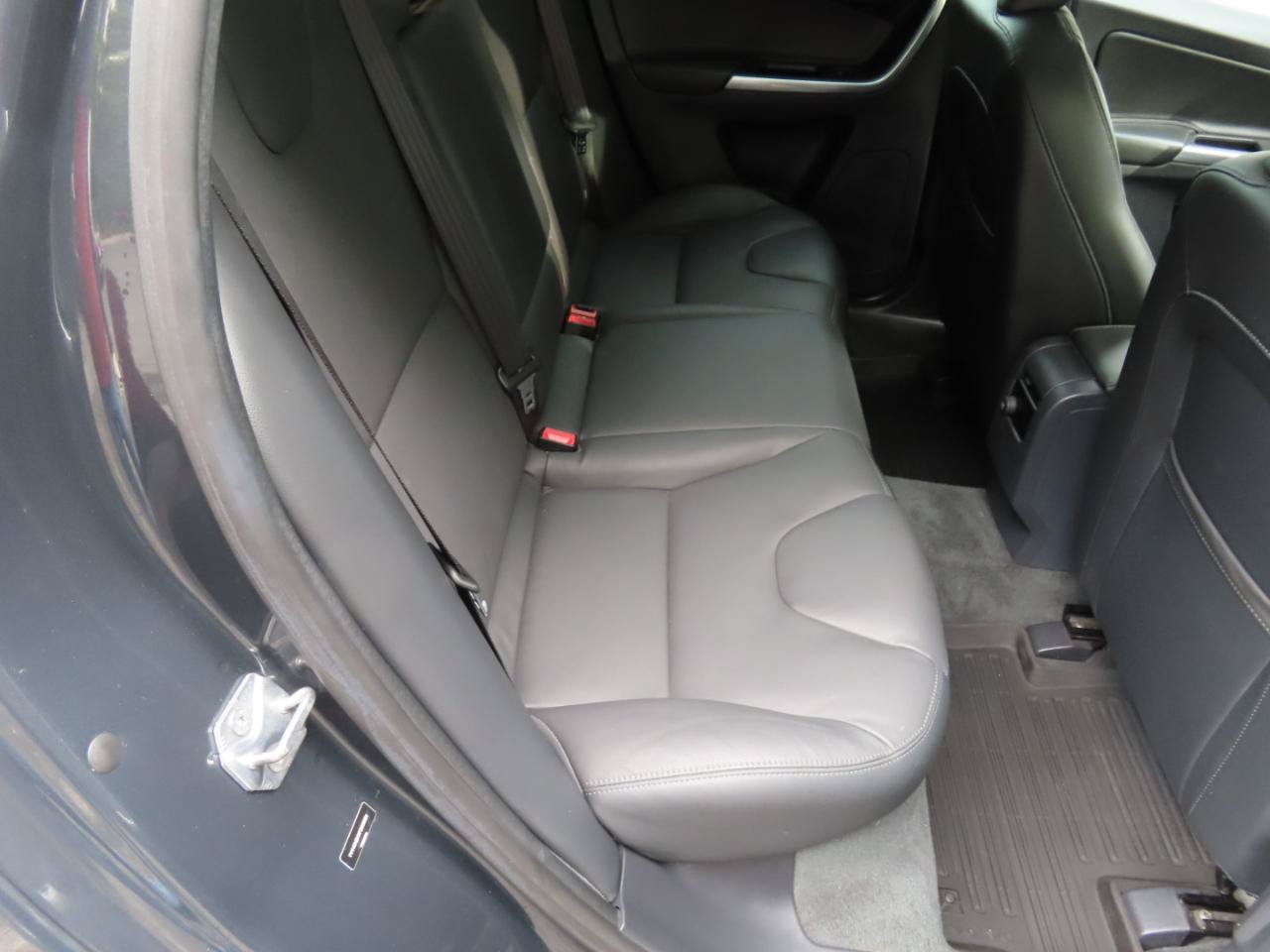 Used 2015 Volvo XC60 T5 Premier FWD image 18