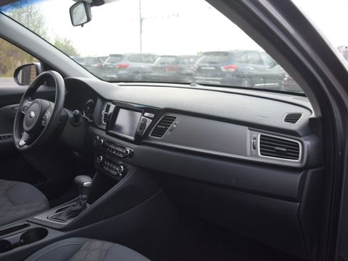 Used 2018 Kia Niro LX image 8