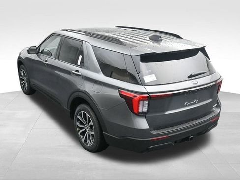 New 2026 Ford Explorer ST-Line image 17