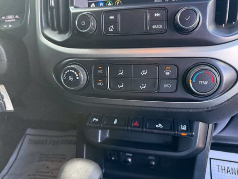 Used 2022 Chevrolet Colorado LT w/ Fleet Safety Package RWD image 28
