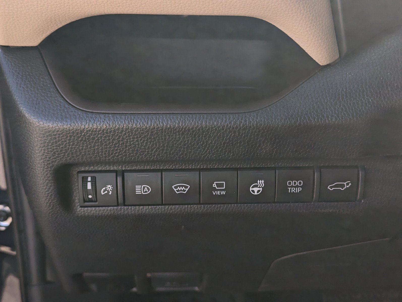 Used 2025 Toyota RAV4 Limited w/ Advanced Technology Package AWD/4WD image 11
