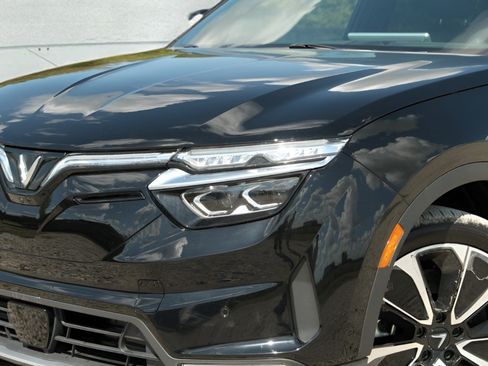 New 2025 VinFast VF 8 Plus AWD/4WD image 34