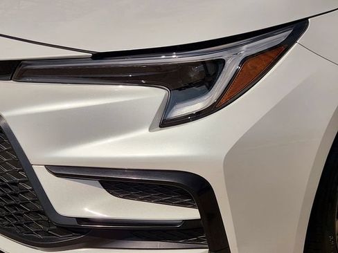 Used 2025 Toyota Corolla SE FWD image 6