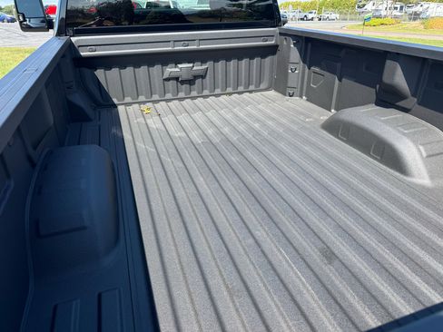 Used 2025 Chevrolet Silverado 3500 LT w/ Convenience Package image 27