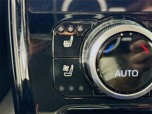 Certified 2025 Toyota Highlander Limited image 20