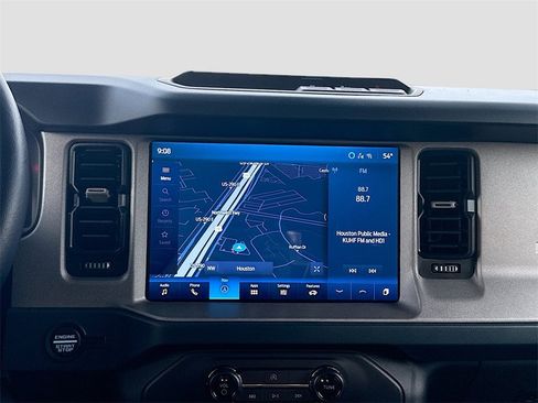 Used 2024 Ford Bronco Outer Banks image 13