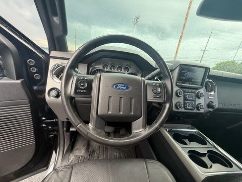 Used 2016 Ford F250 Lariat w/ Lariat Interior Package AWD/4WD image 16