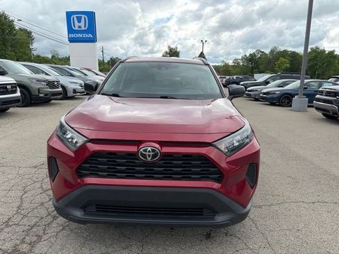 Used 2019 Toyota RAV4 LE AWD/4WD image 4