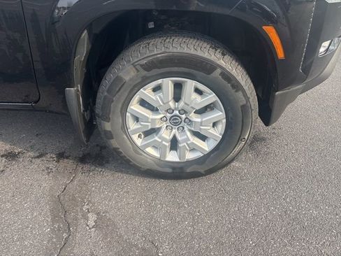 Certified 2023 Nissan Frontier SV w/ SV Premium Package image 18